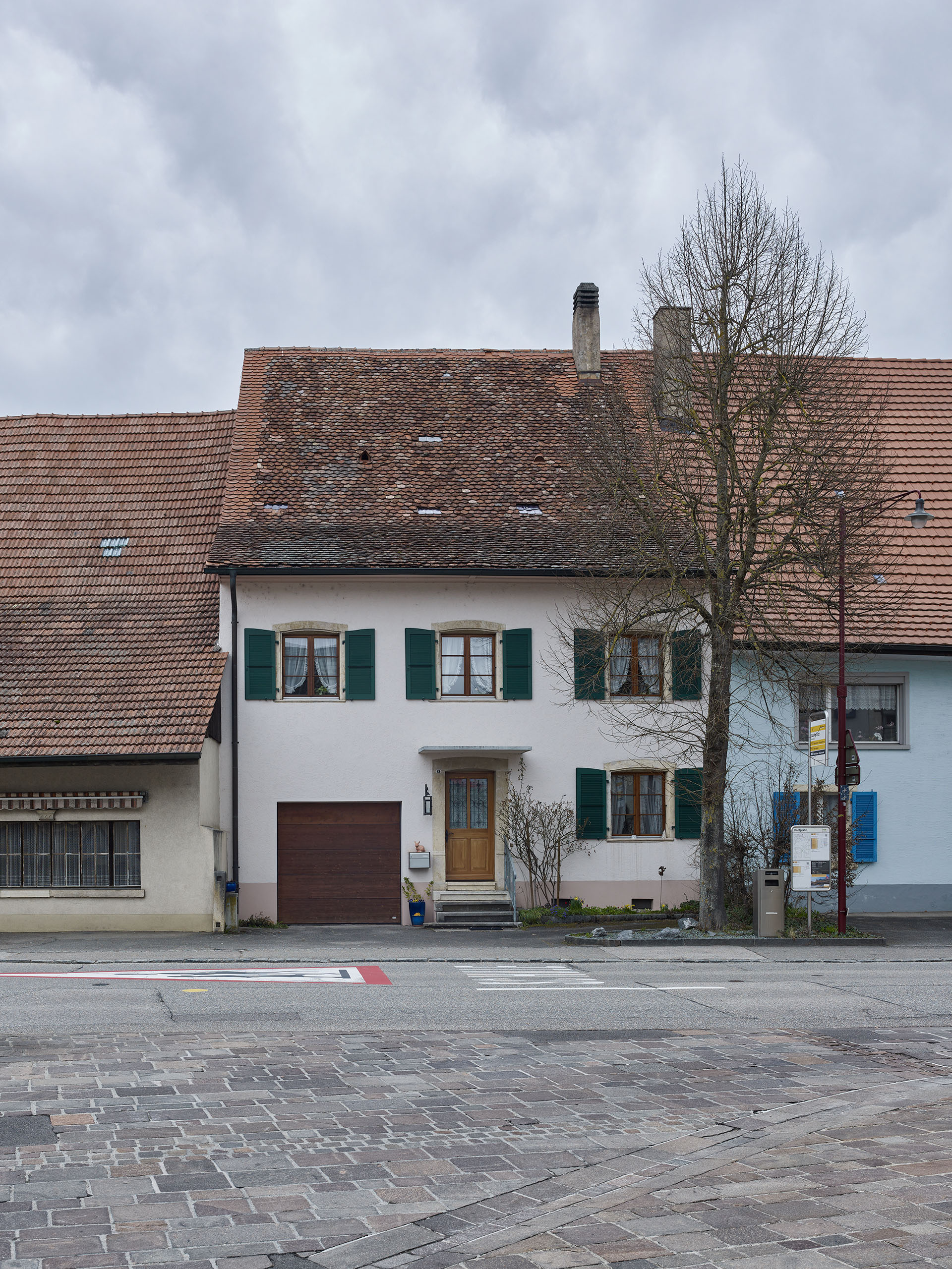 Dorfplatz 4/4A. Ehem. Pfarrhaus